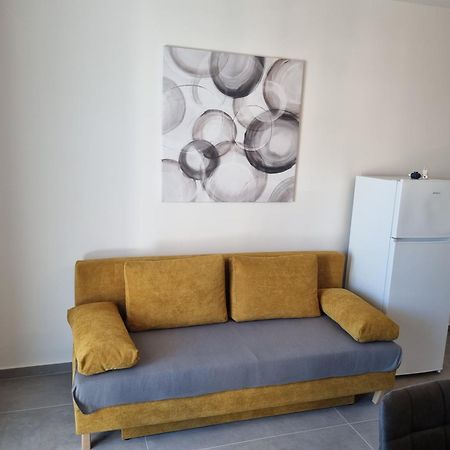 Apartmani Dalmatinka Metajna Esterno foto