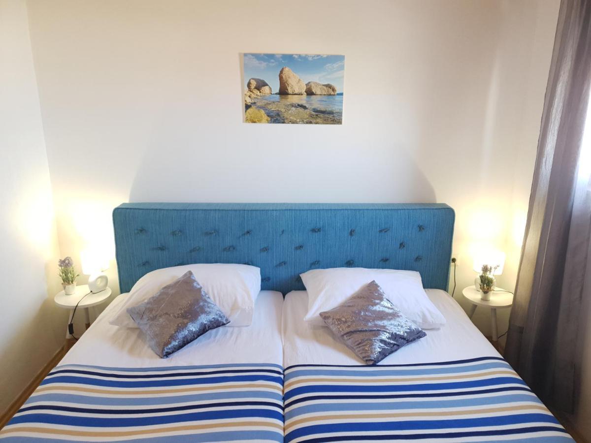 Apartmani Dalmatinka Metajna Esterno foto