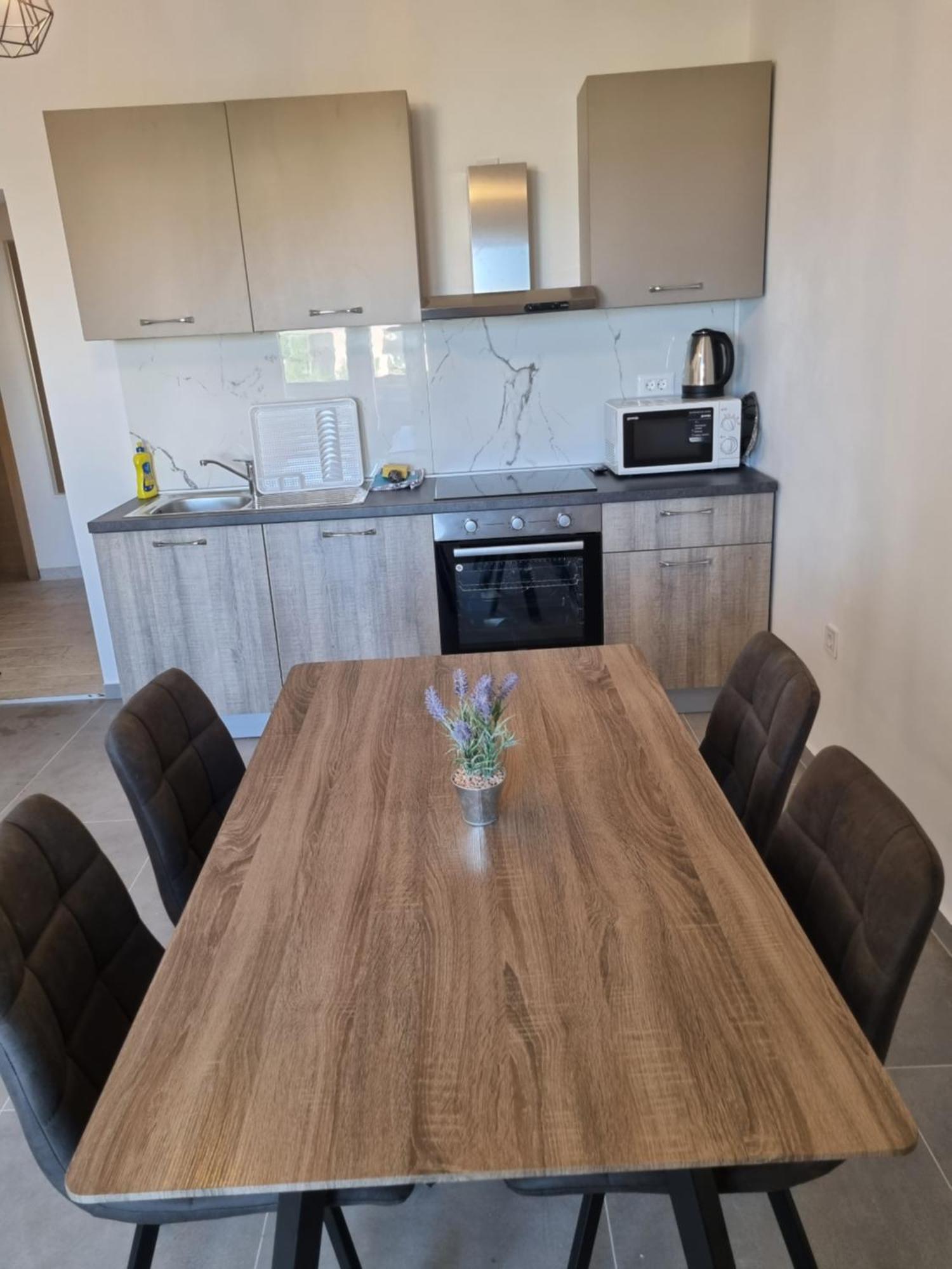 Apartmani Dalmatinka Metajna Esterno foto