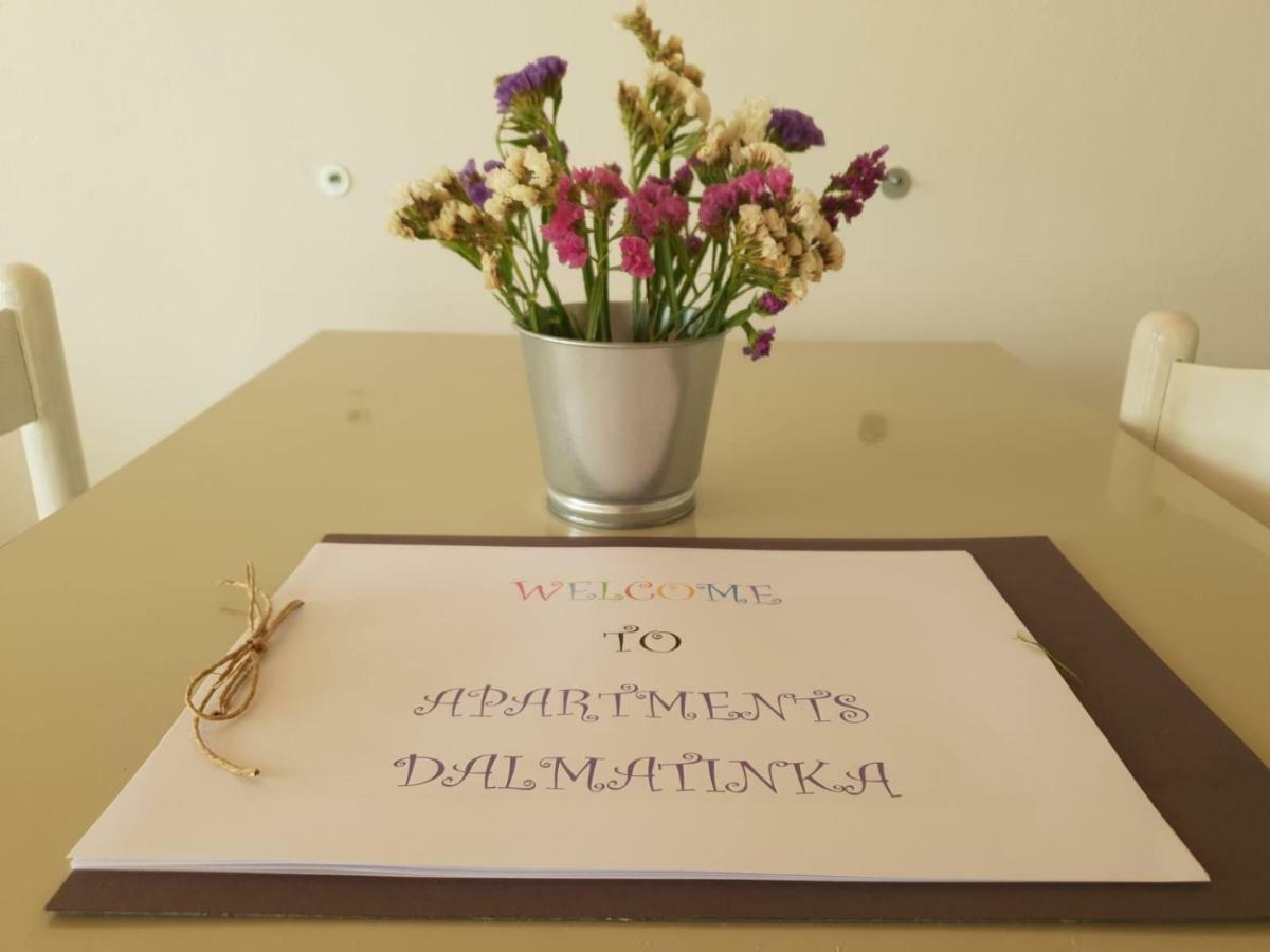 Apartmani Dalmatinka Metajna Esterno foto